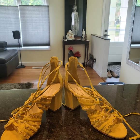 Shoes - Picture 2 of 9